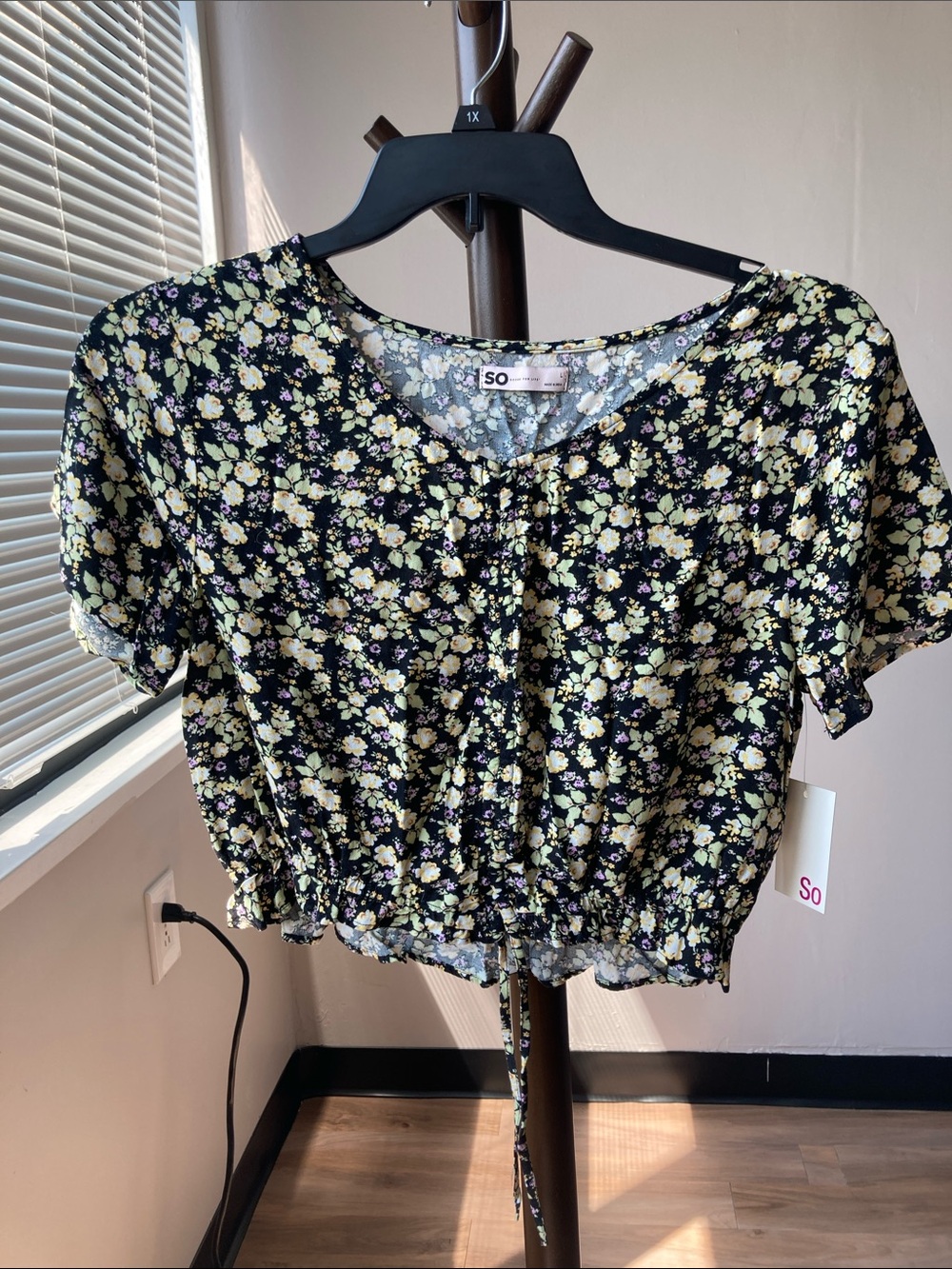 SO top floral print cinch front short sleeve crop top boho casual L jr - Picture 6 of 17